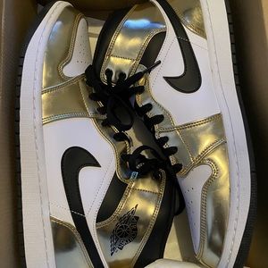 Jordan 1 mid
